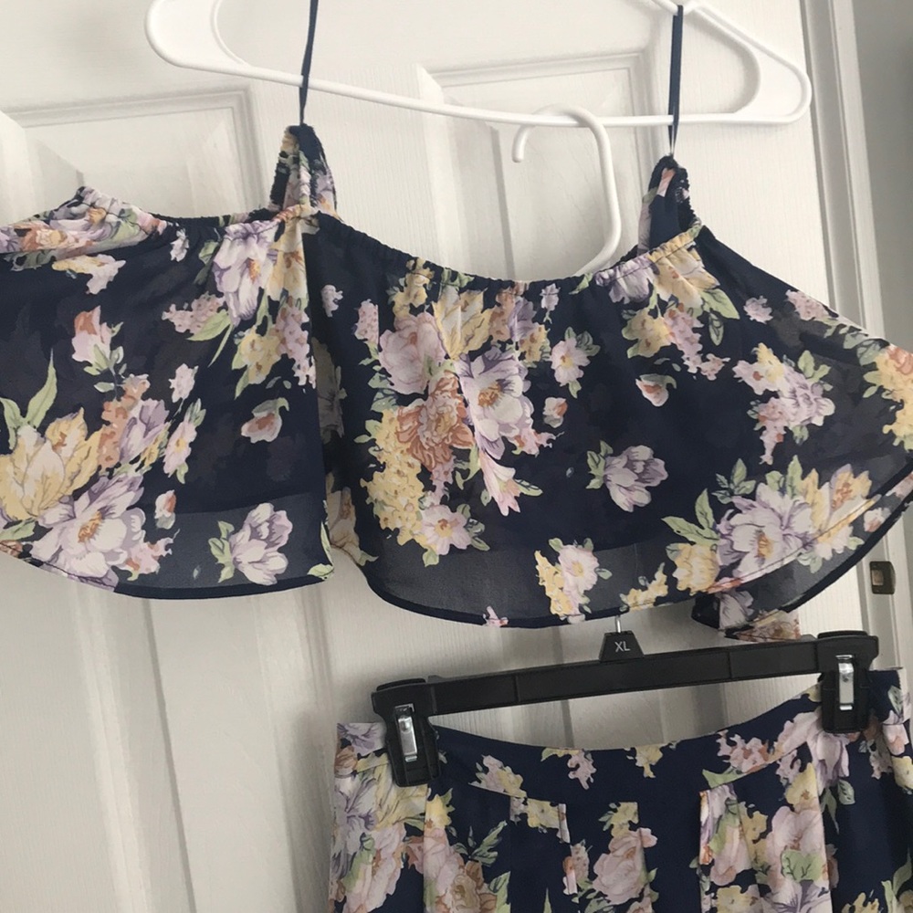 Matching Set - Picture 2 of 4
